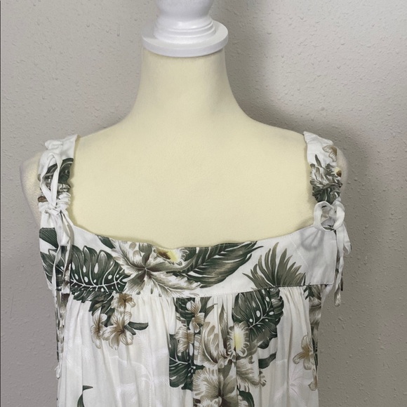 Sunny Island Hawaii White Tropical Floral Maxi Dress Size Medium Boho Tropical - Picture 8 of 10